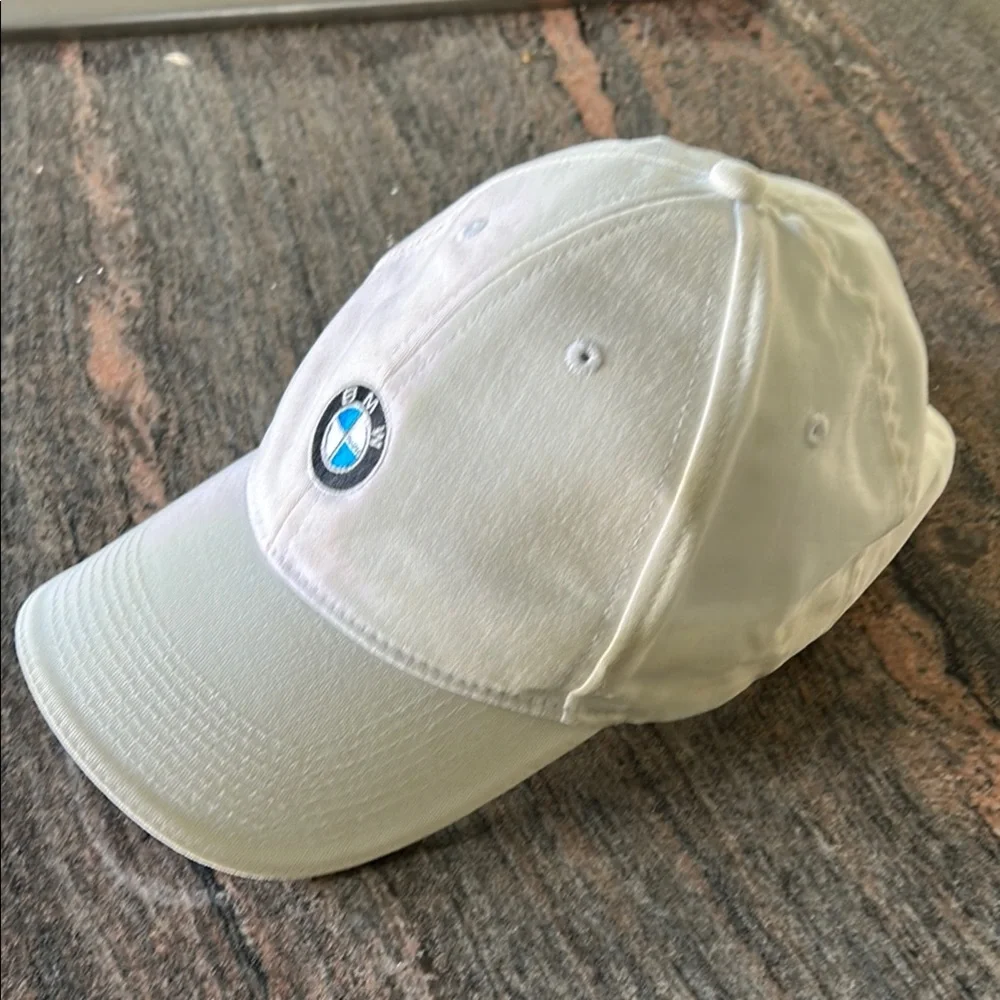 BMW White Baseball Cap Classic Design - Picture 2 of 2